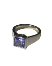 18ct White Gold 2ct princess cut Tanzanite Ring