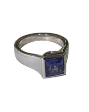 18ct White Gold 2ct princess cut Tanzanite Ring