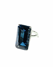 18ct White Gold London Blue  Topaz Ring