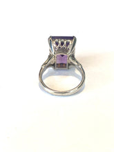 9ct White Gold Rectangular Amethyst Ring