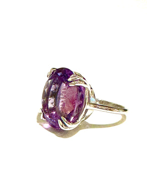 White 9ct Gold Double Claw Set Faceted Amethyst Ring