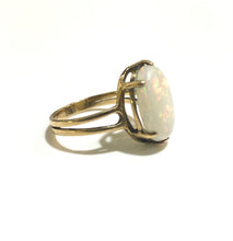 9ct Gold Oval Opal Ring
