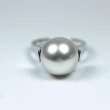 18ct White Gold White South Sea Pearl Dress Ring