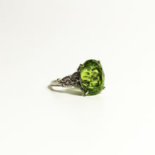 9ct White Gold Peridot and Diamond Ring