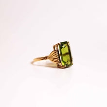 9ct Yellow Gold Rectangular Cut Peridot Ring