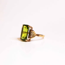 9ct Yellow Gold Rectangular Cut Peridot Ring