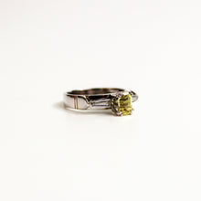 18ct White Gold Diamond and Yellow Sapphire Ring
