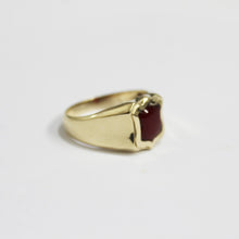 9ct Gold Carnelian Shield Signet Ring