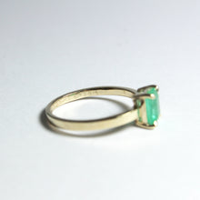 9ct Yellow Gold 1ct Emerald Ring