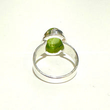 7.41g Sterling Silver Cabochon Peridot Ring