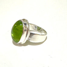 6.1g Sterling Silver Cabochon Peridot Ring