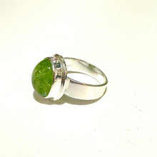 6.89g Sterling Silver Cabochon Peridot Ring