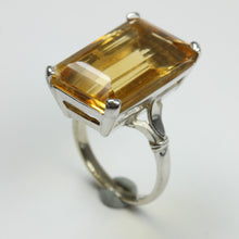 18ct White Gold Yellow Citrine Ring