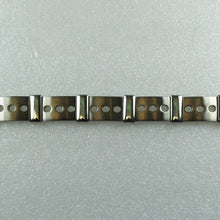Rectangular Chain with Central Plate and Clip Closure