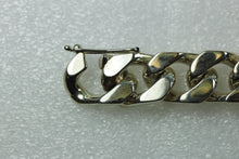 Silver Curb Chain With Central Plate and Safety Latch Men’s Bracelet