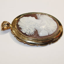 Antique 9ct Yellow Gold Conch Shell Cameo Pendant