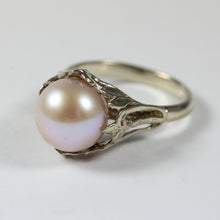 9ct White Gold Cultured Pearl Ring