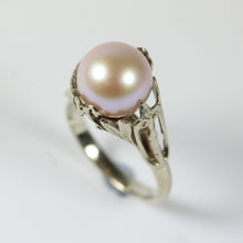 9ct White Gold Cultured Pearl Ring