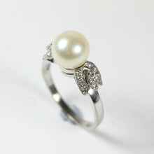 14ct White Gold Diamond and Cultured Pearl Ring