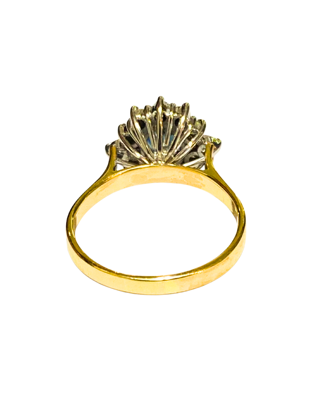 0.9 Carat Sapphire and Diamond Ring set in 18ct Yellow Gold