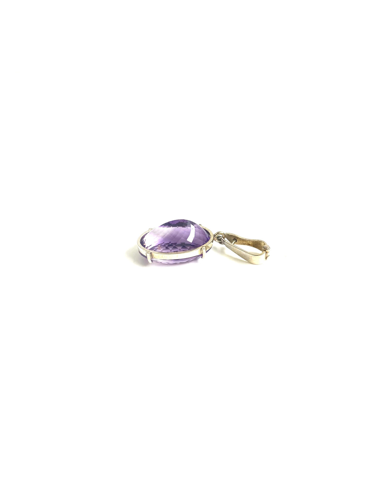 9ct White Gold 20ct Amethyst Pendant