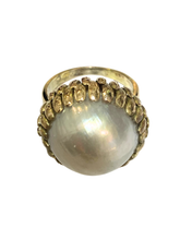 Unique Vintage 14ct Yellow Gold Mabe Pearl Cocktail Ring