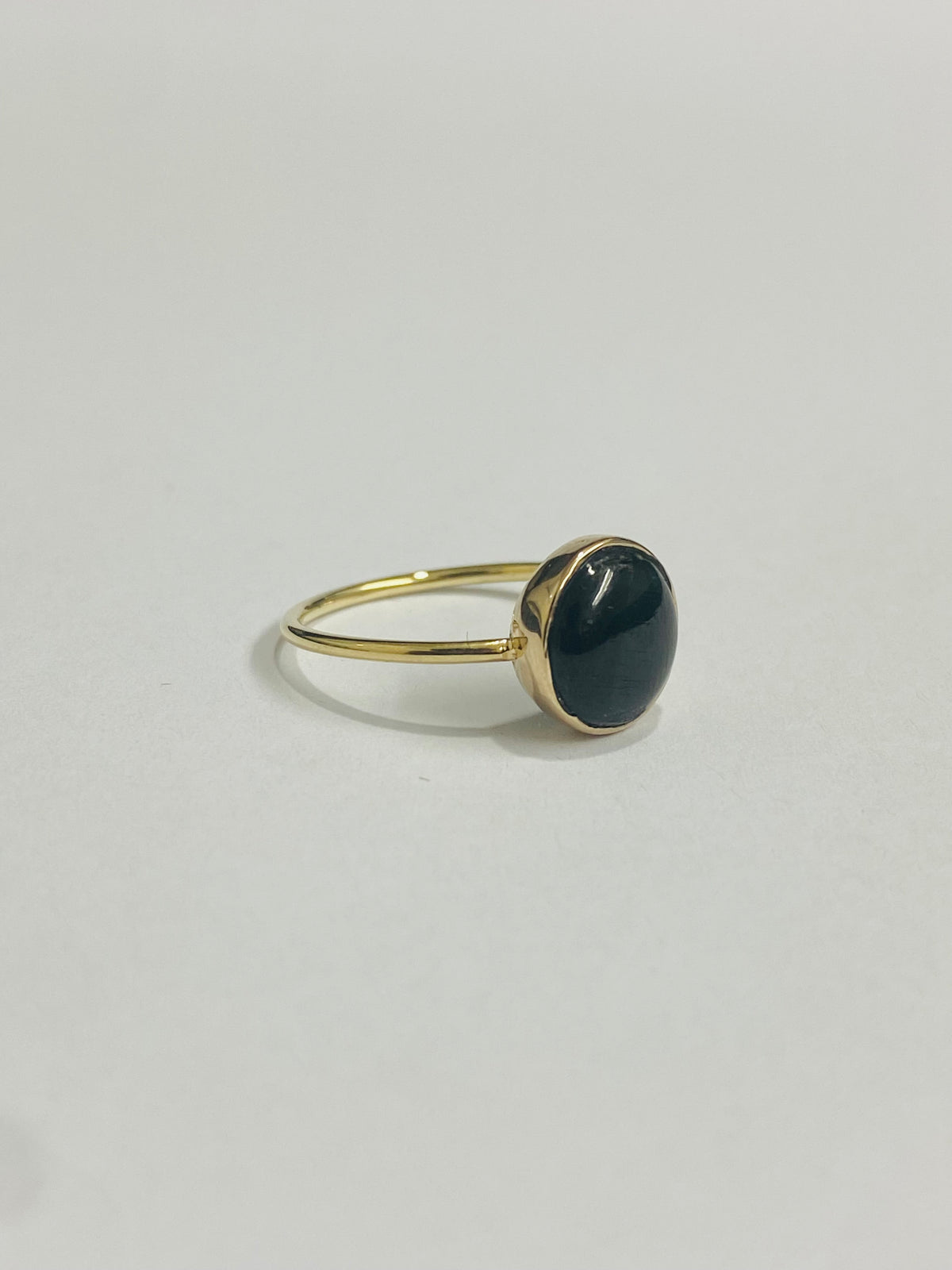9ct Yellow Gold Black Star Sapphire Ring (2.5ct)