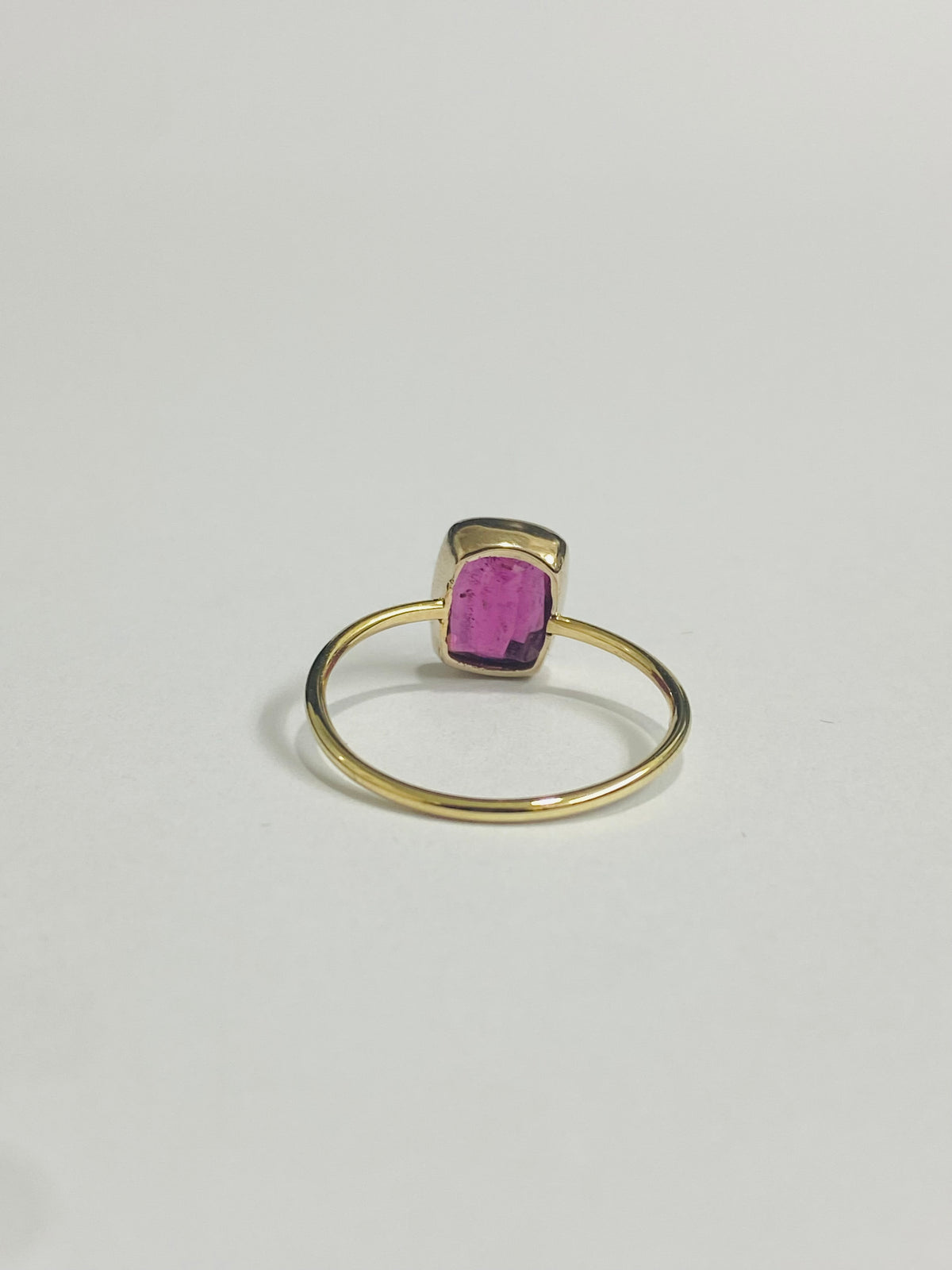 9ct Yellow Gold Pink Tourmaline Ring (2ct)