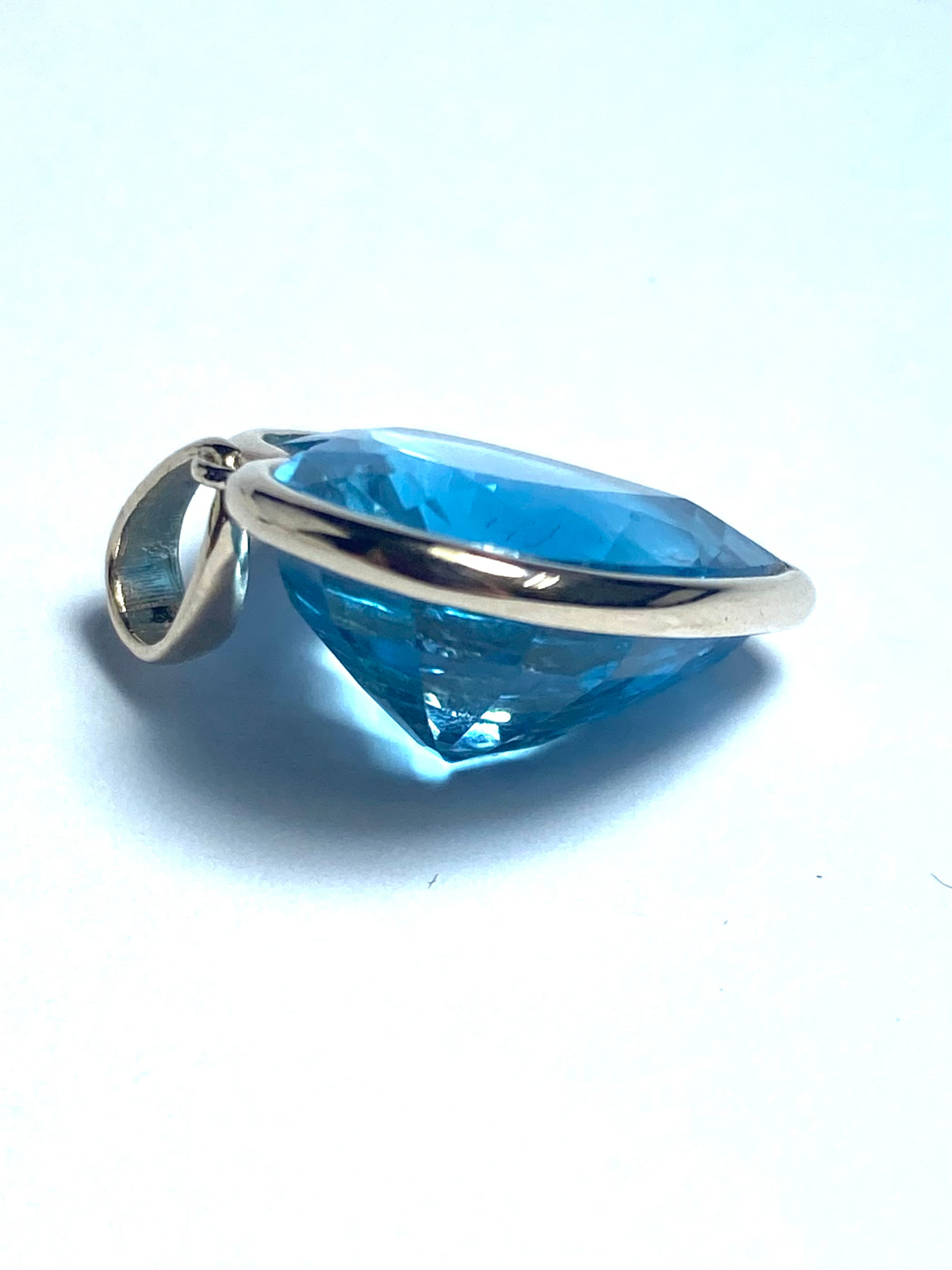 9ct Yellow Gold Blue Topaz Heart Pendant