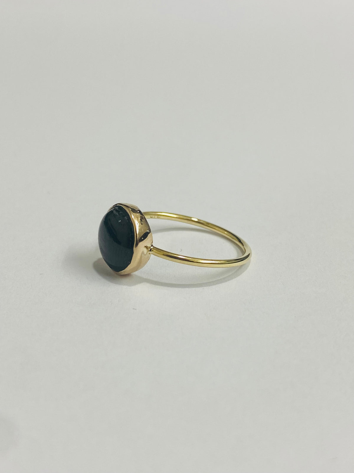9ct Yellow Gold Black Star Sapphire Ring (2.5ct)