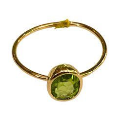 9ct Yellow Gold Peridot Ring