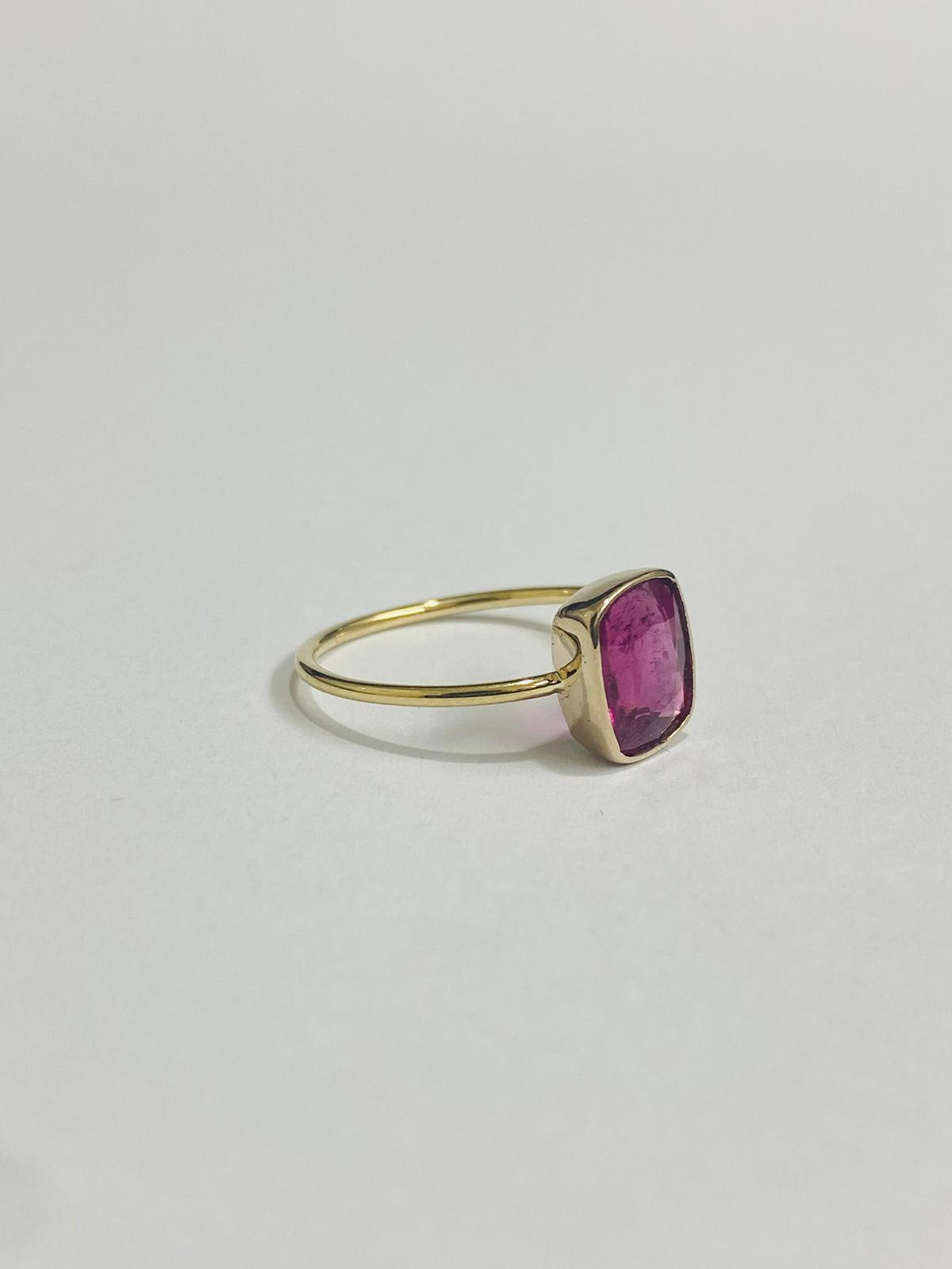 9ct Yellow Gold Pink Tourmaline Ring (2ct)