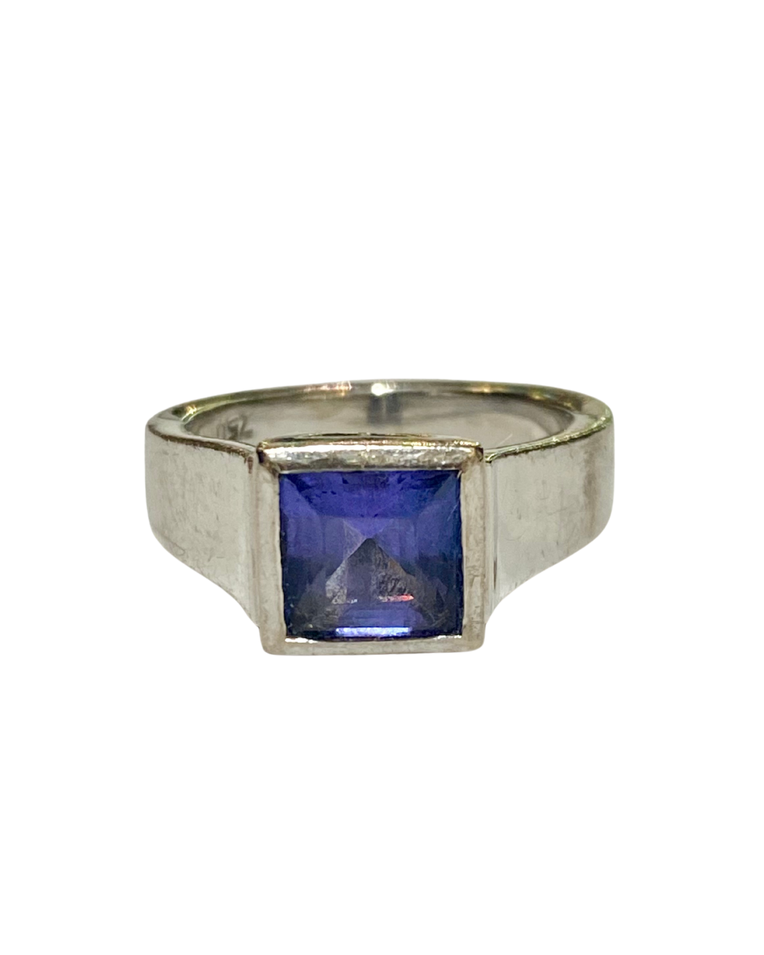 18ct White Gold 2ct princess cut Tanzanite Ring