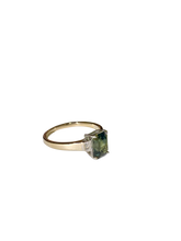 1.5 Parti Coloured Sapphire Gold Ring
