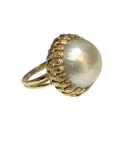 Unique Vintage 14ct Yellow Gold Mabe Pearl Cocktail Ring