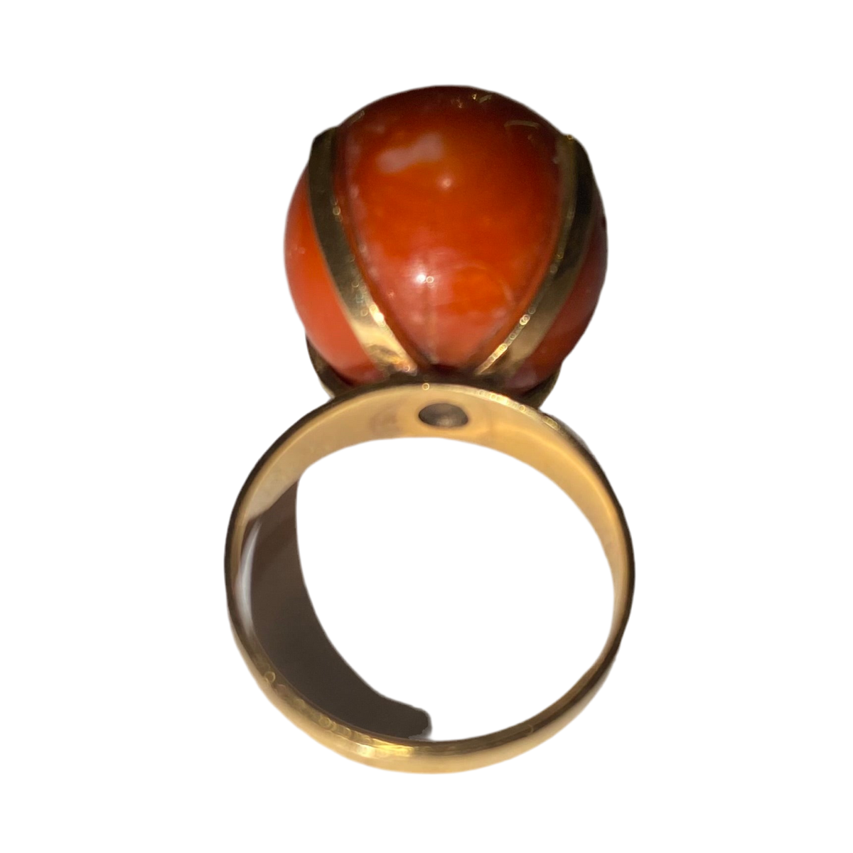 18ct Yellow Gold Coral ring