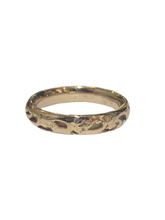 9ct Gold Engraved Band