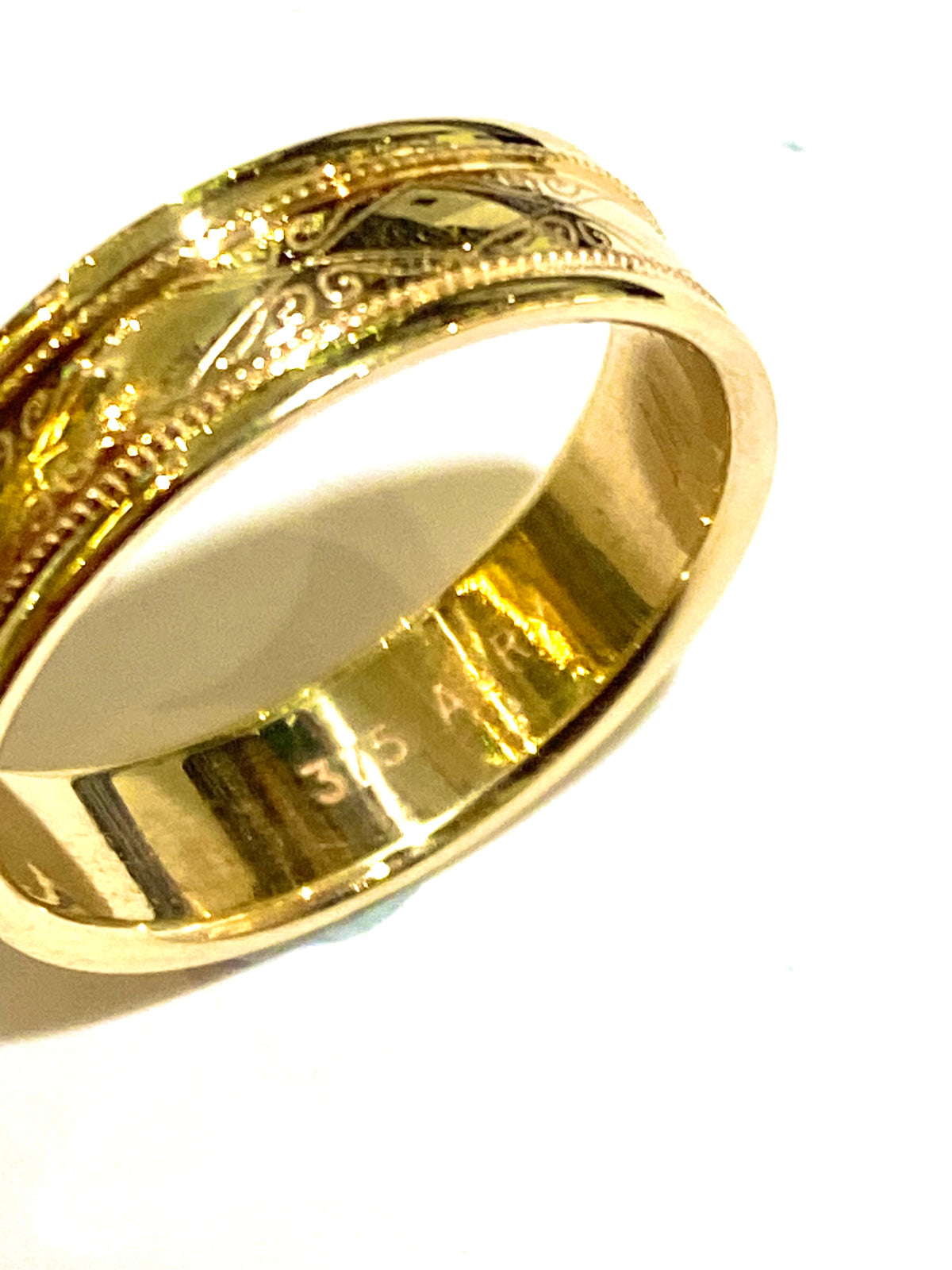 9ct Gold Engraved Band