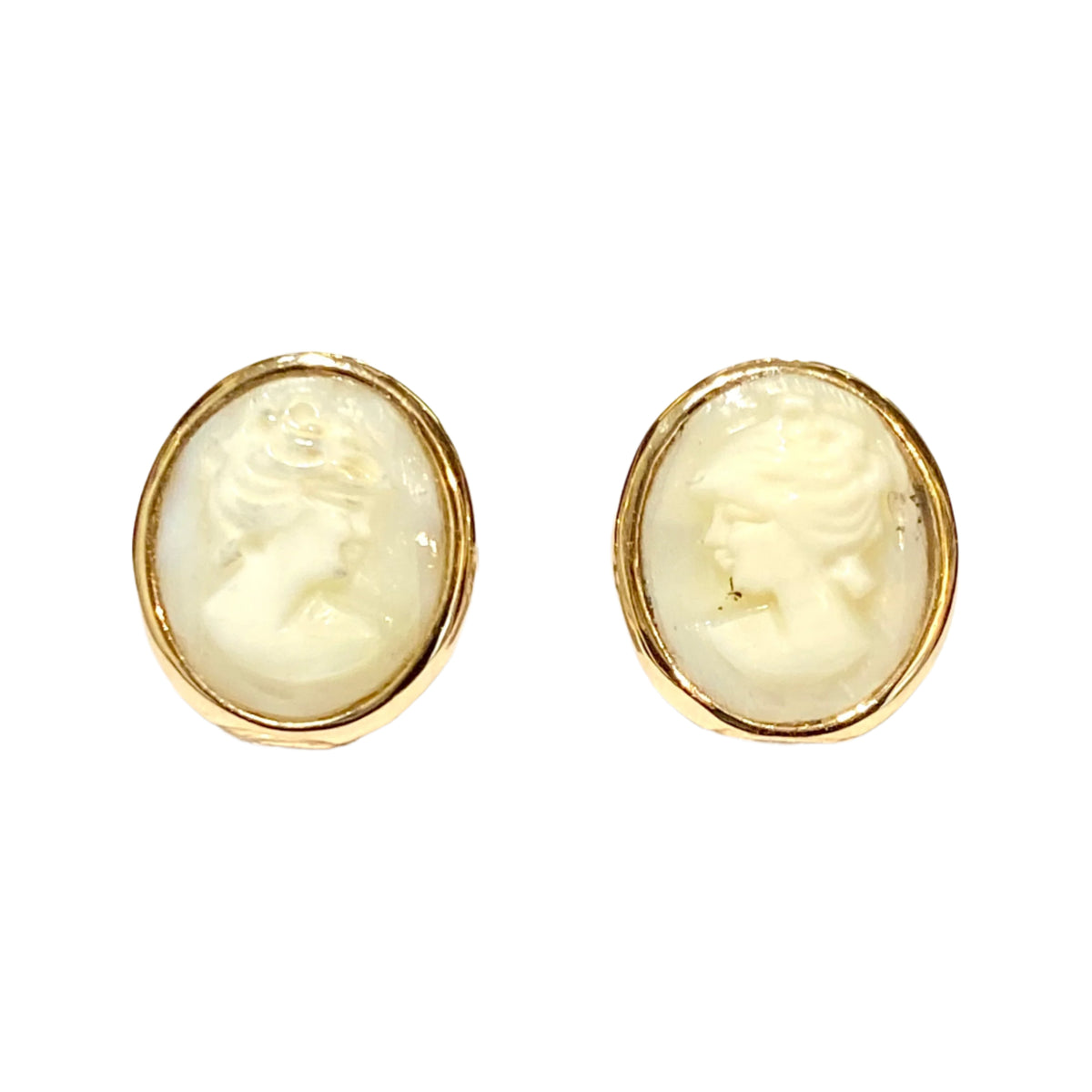 18ct Yellow Gold Conch Shell Cameo Stud Earrings
