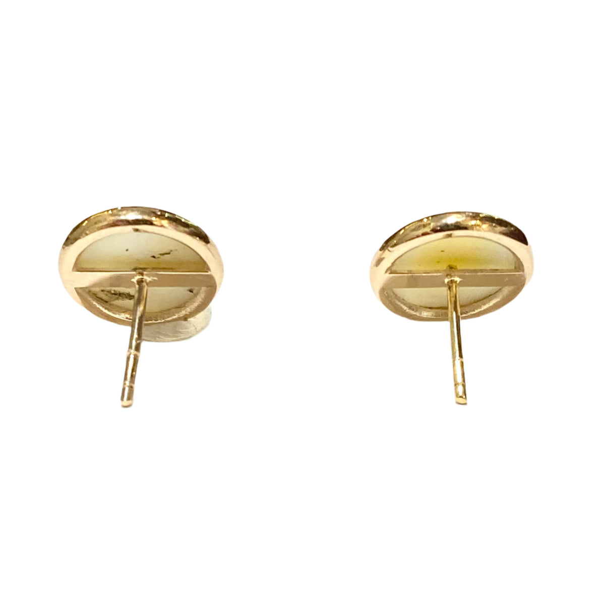 18ct Yellow Gold Conch Shell Cameo Stud Earrings