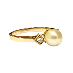 9ct Yellow Gold Pearl and Diamond Trilogy Ring