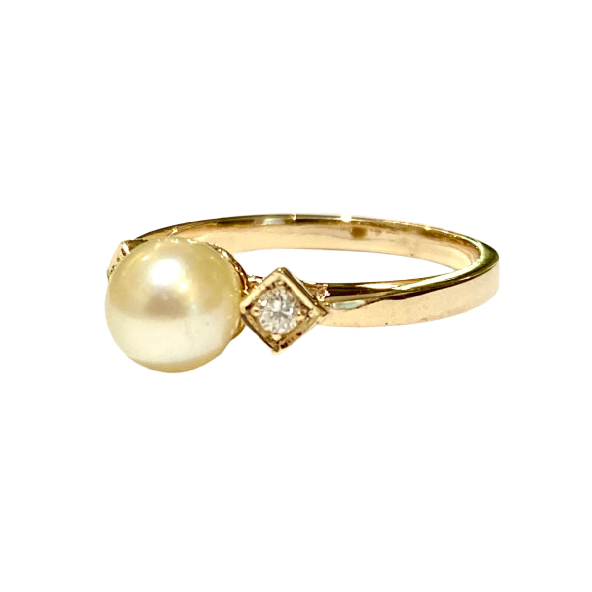 9ct Yellow Gold Pearl and Diamond Trilogy Ring