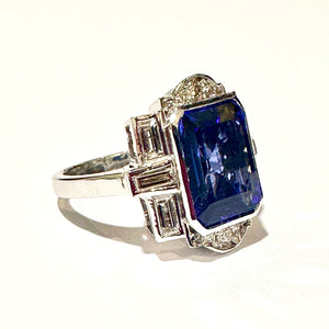 18ct White Gold 4.25ctw Tanzanite and Diamond Ring