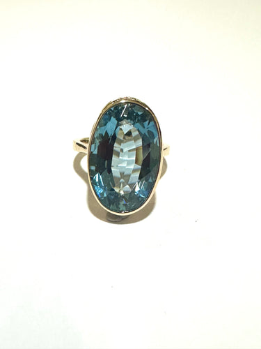 9ct Yellow Gold Faceted Oval Blue Topaz Vintage Dress Ring