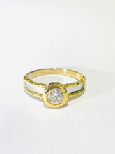 9ct Yellow &White Gold Solitaire Ring