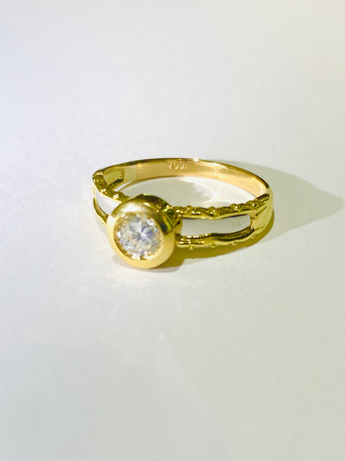 9ct Yellow &White Gold Solitaire Ring