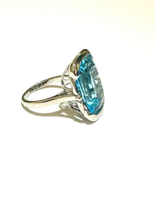 9ct White Gold Faceted Blue Topaz Dress Ring