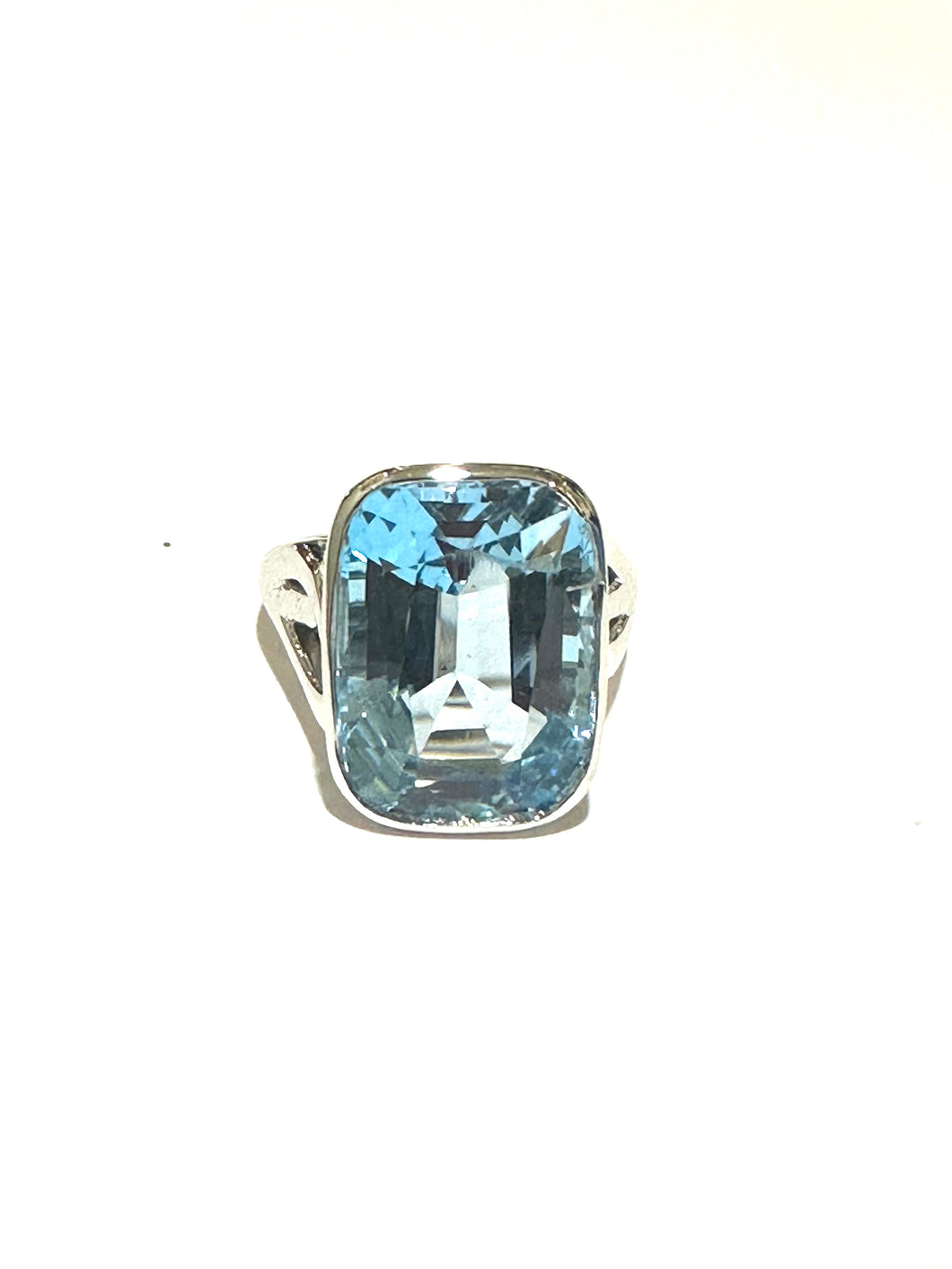 9ct White Gold Faceted Blue Topaz Art Nouveau Style Ring