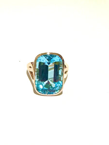 9ct Yellow Gold art Nouveau Style Faceted Blue Topaz Dress ring