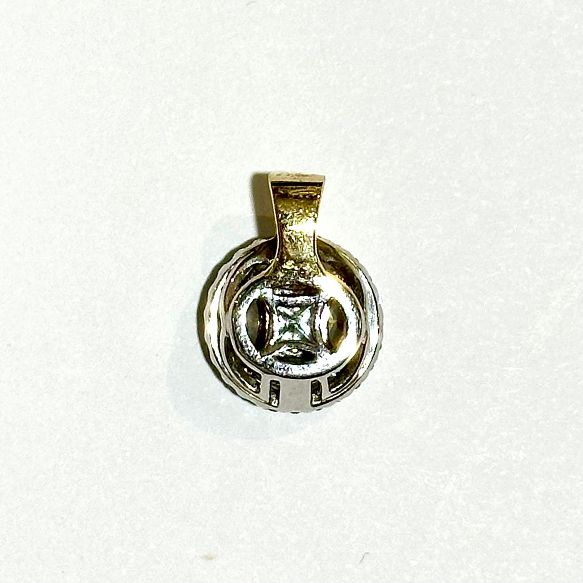 18ct Yellow Gold 1.5ctw Diamond Pendant